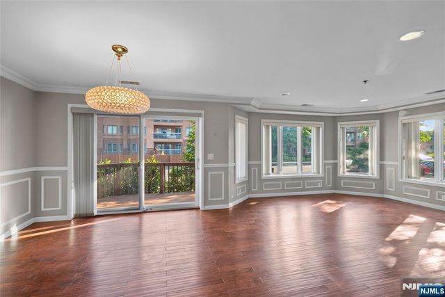 304 Smith Court 304, Edgewater, NJ 07020
