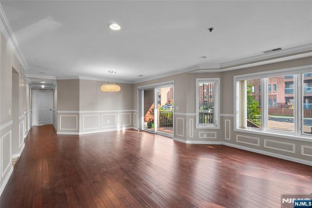 304 Smith Court 304, Edgewater, NJ 07020