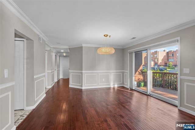 304 Smith Court 304, Edgewater, NJ 07020