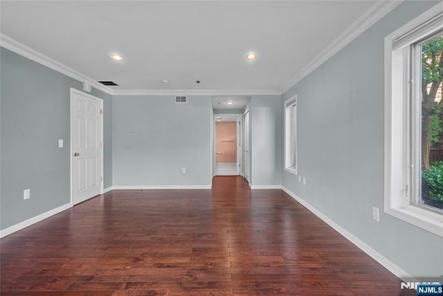 304 Smith Court 304, Edgewater, NJ 07020