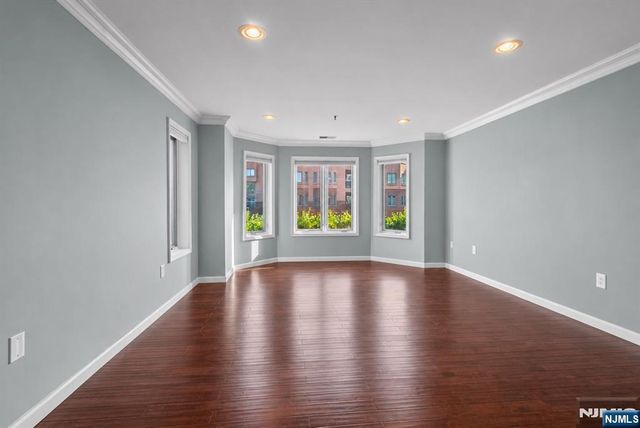 304 Smith Court 304, Edgewater, NJ 07020
