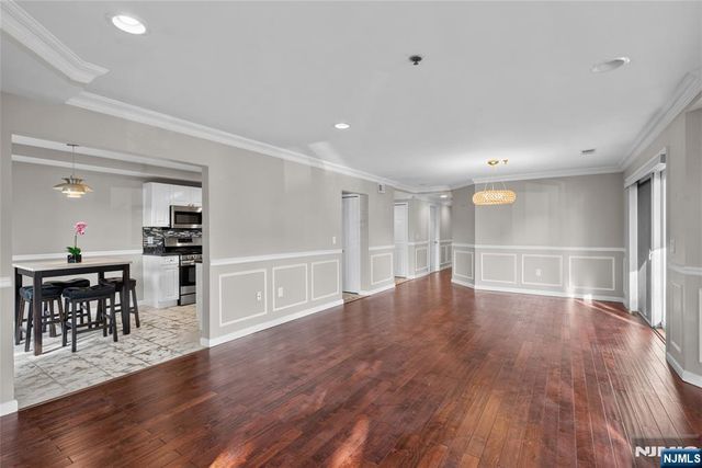 304 Smith Court 304, Edgewater, NJ 07020