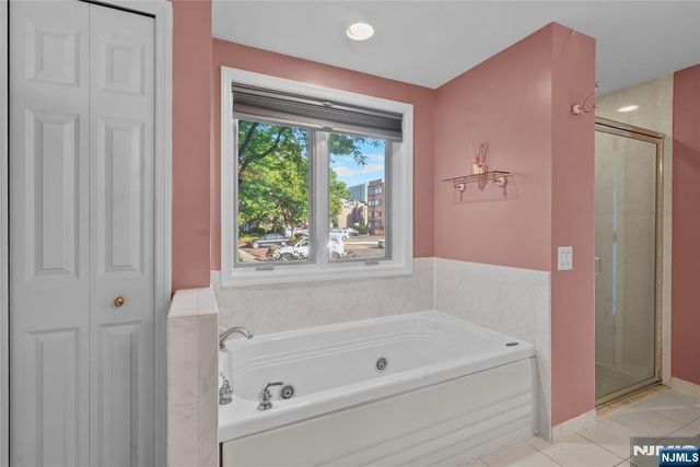 304 Smith Court 304, Edgewater, NJ 07020