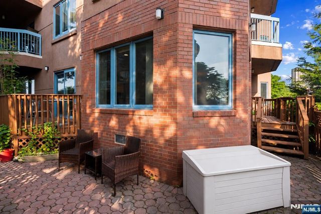 304 Smith Court 304, Edgewater, NJ 07020