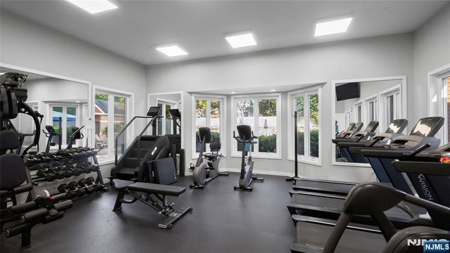 304 Smith Court 304, Edgewater, NJ 07020
