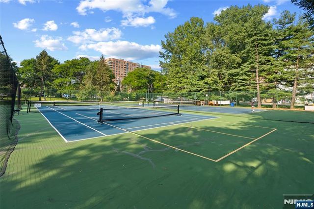304 Smith Court 304, Edgewater, NJ 07020