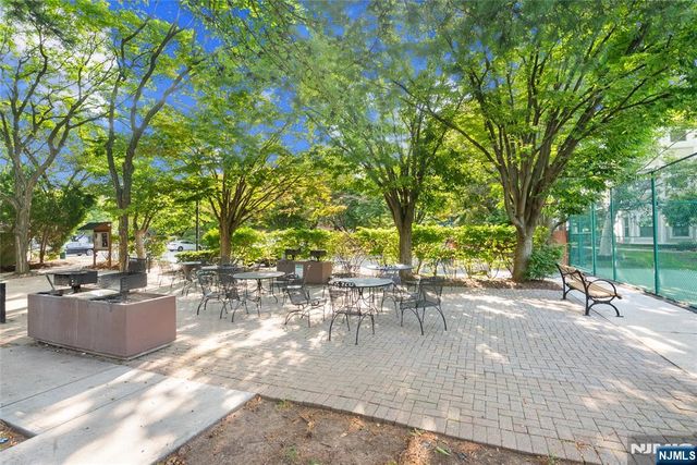 304 Smith Court 304, Edgewater, NJ 07020