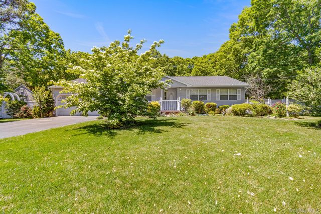 166 Richmond Avenue, Medford, NY 11763