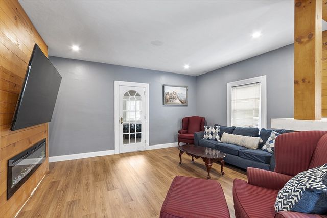 31 Johnson St, Leominster, MA 01453