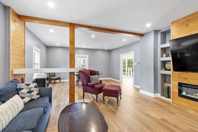 31 Johnson St, Leominster, MA 01453