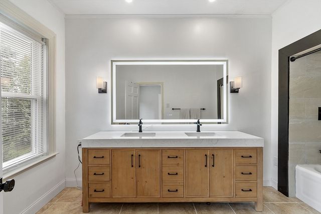 31 Johnson St, Leominster, MA 01453