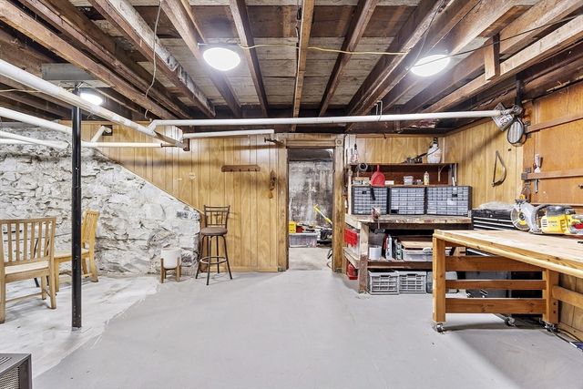 31 Johnson St, Leominster, MA 01453