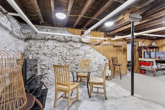31 Johnson St, Leominster, MA 01453