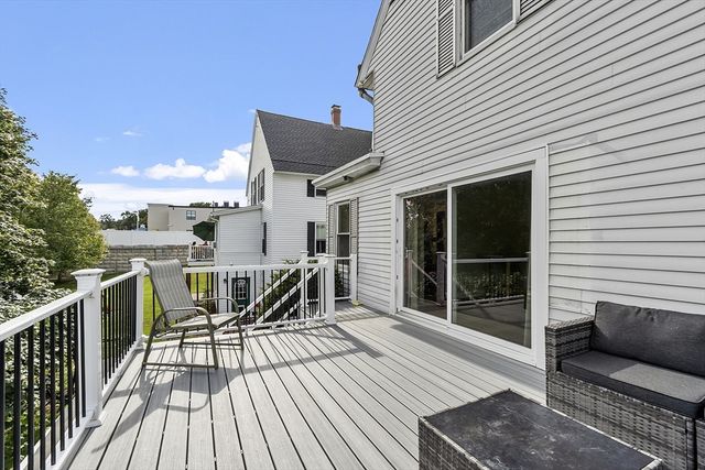 31 Johnson St, Leominster, MA 01453
