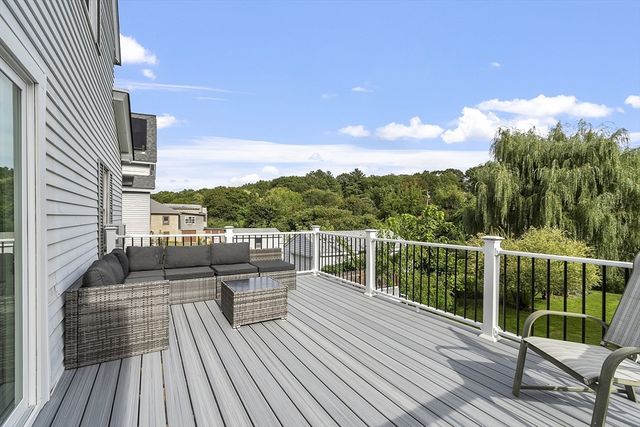 31 Johnson St, Leominster, MA 01453