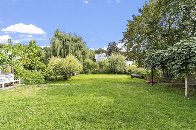 31 Johnson St, Leominster, MA 01453
