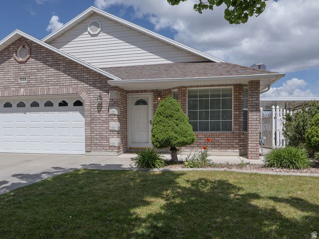 948 W 1730 N, Clinton, UT 84015