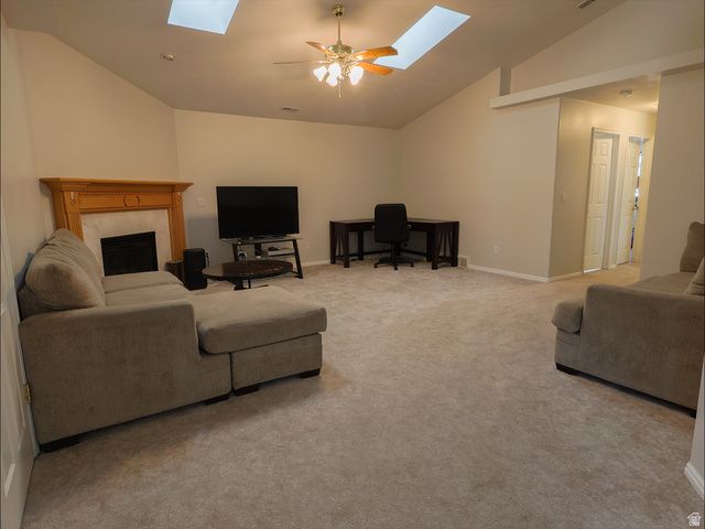 948 W 1730 N, Clinton, UT 84015