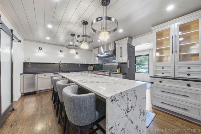 4650 S Columbia Place, Tulsa, OK 74105