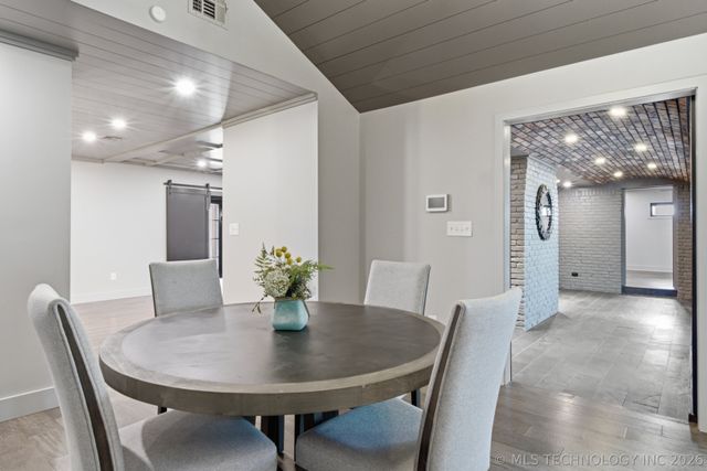 4650 S Columbia Place, Tulsa, OK 74105