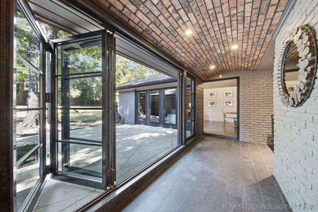 4650 S Columbia Place, Tulsa, OK 74105