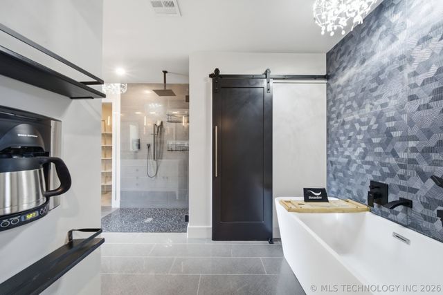 4650 S Columbia Place, Tulsa, OK 74105