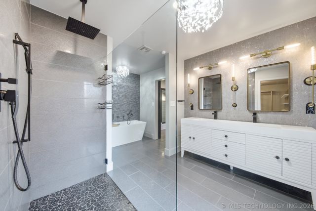 4650 S Columbia Place, Tulsa, OK 74105