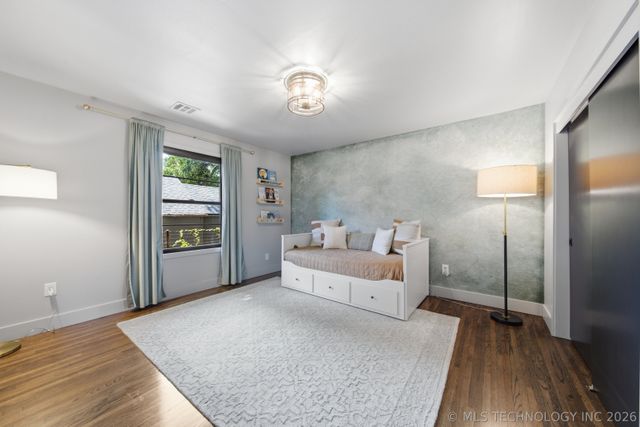 4650 S Columbia Place, Tulsa, OK 74105