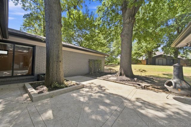 4650 S Columbia Place, Tulsa, OK 74105