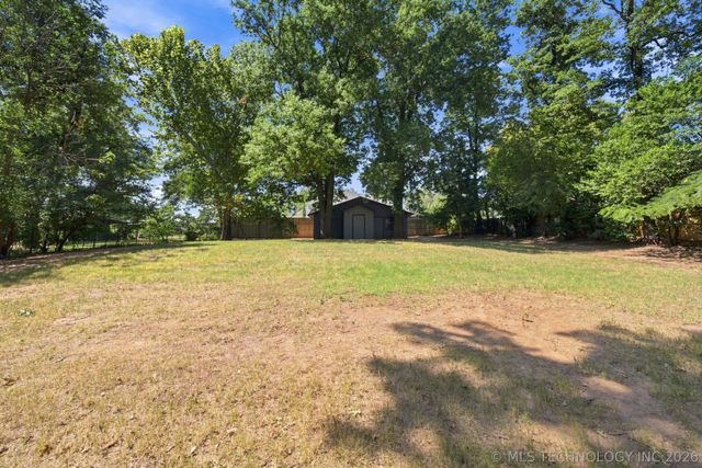 4650 S Columbia Place, Tulsa, OK 74105