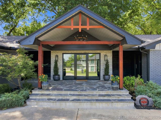 4650 S Columbia Place, Tulsa, OK 74105
