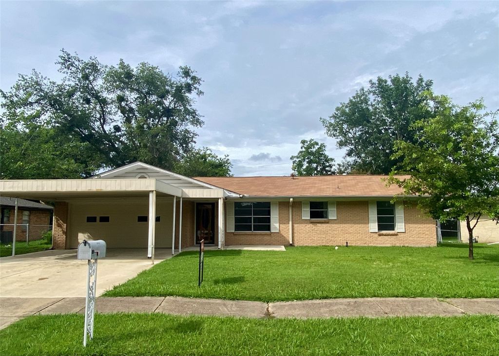 1311 Royal Drive, Kaufman, TX 75142