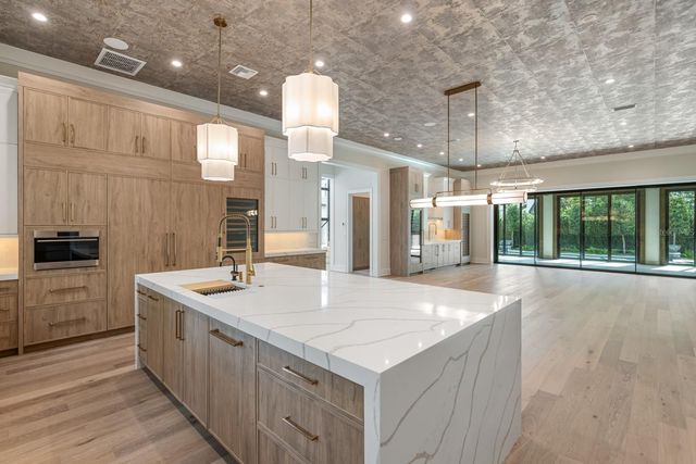 698 N NEW YORK AVENUE, Winter Park, FL 32789