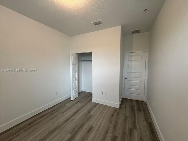 10461 NW 82nd St 6, Doral, FL 33178