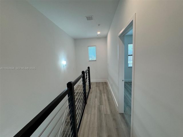 10461 NW 82nd St 6, Doral, FL 33178