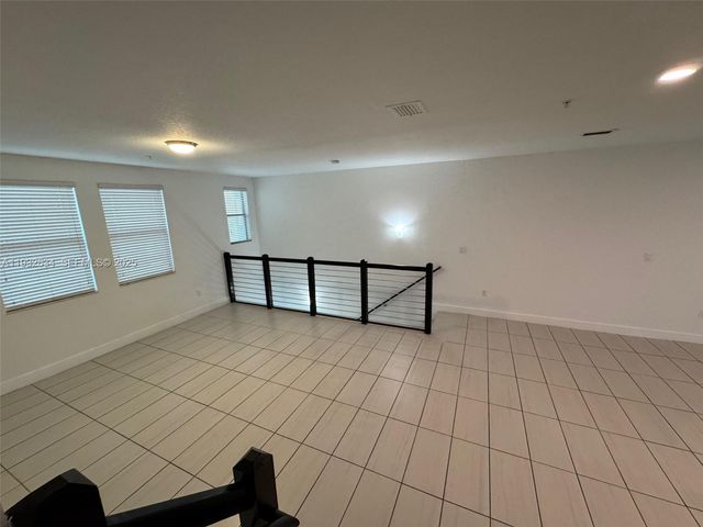 10461 NW 82nd St 6, Doral, FL 33178