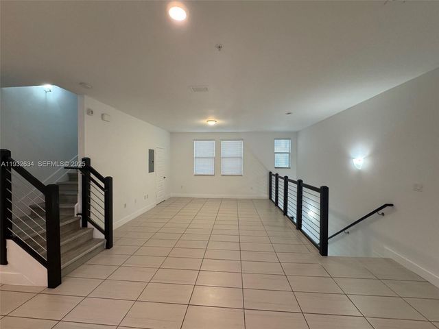 10461 NW 82nd St 6, Doral, FL 33178