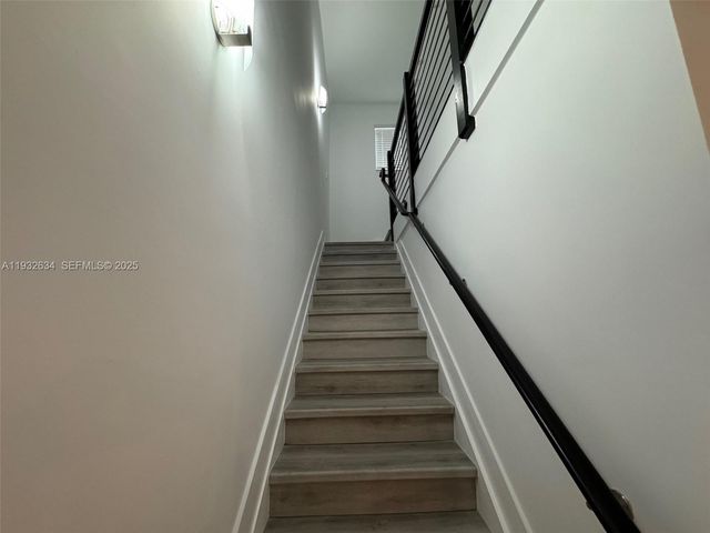 10461 NW 82nd St 6, Doral, FL 33178