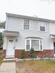 180 Eva Court, Jackson, NJ 08527