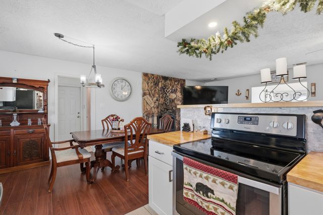 1650 El Dorado Loop, Bosque Farms, NM 87068