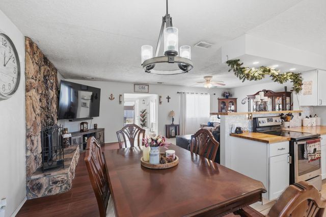 1650 El Dorado Loop, Bosque Farms, NM 87068