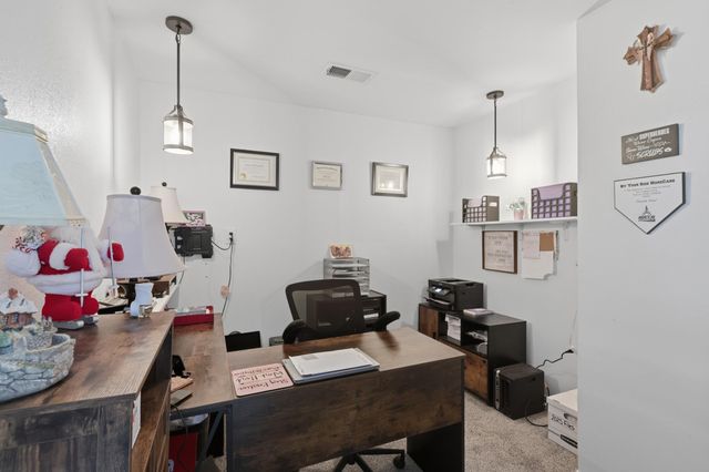 1650 El Dorado Loop, Bosque Farms, NM 87068