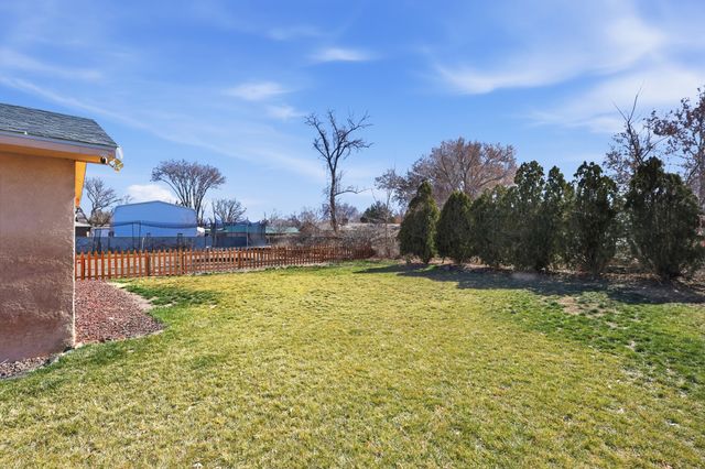 1650 El Dorado Loop, Bosque Farms, NM 87068