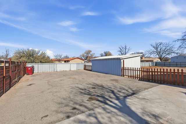 1650 El Dorado Loop, Bosque Farms, NM 87068