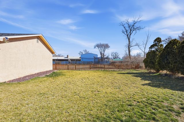 1650 El Dorado Loop, Bosque Farms, NM 87068