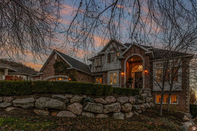 634 S MOUNTAIN VIEW CIR, North Salt Lake, UT 84054