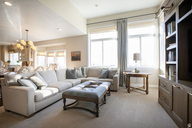 634 S MOUNTAIN VIEW CIR, North Salt Lake, UT 84054