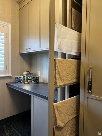 634 S MOUNTAIN VIEW CIR, North Salt Lake, UT 84054