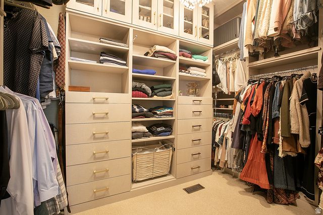 634 S MOUNTAIN VIEW CIR, North Salt Lake, UT 84054