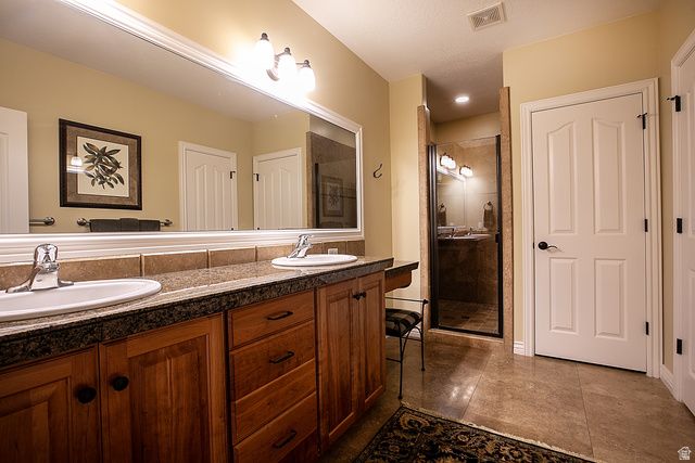 634 S MOUNTAIN VIEW CIR, North Salt Lake, UT 84054